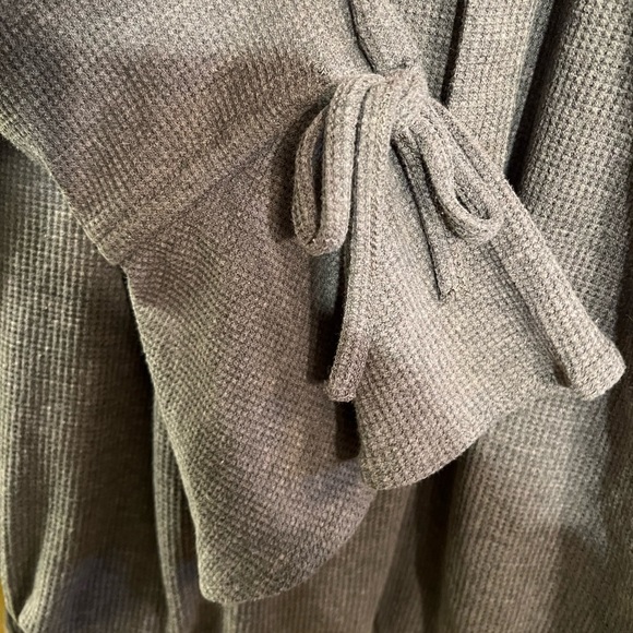 3/$15 Suzanne Betro Weekend Grey Blouson Sweater - Picture 6 of 7